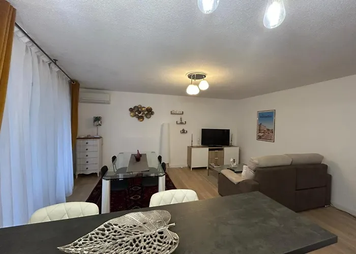 T3 Spacieux Avec Terrasse & Vue Parc, Calme Absolu *